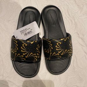 Nike Women’s Victori One Slides size 7